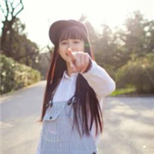 表妹洗澡让我进去摸她照片
