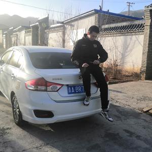 表妹洗澡让我进去摸她照片
