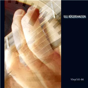 表妹洗澡让我进去摸她照片
